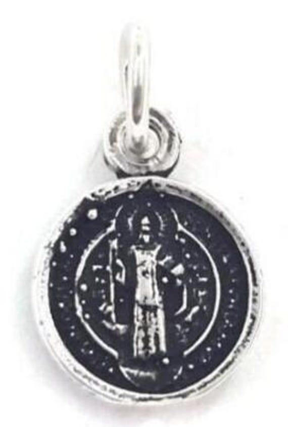 Heiliger Benedikt | San Benito Kleine Medaille Charm Anhänger .925 Sterling Silber Heiliger Benedikt | San Benito Kleine Medaille Charm Anhänger .925 Sterling Silber von twinsjewelrygs