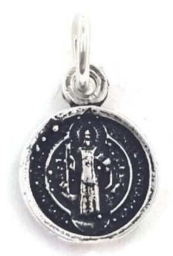Heiliger Benedikt | San Benito Kleine Medaille Charm Anhänger .925 Sterling Silber Heiliger Benedikt | San Benito Kleine Medaille Charm Anhänger .925 Sterling Silber von twinsjewelrygs