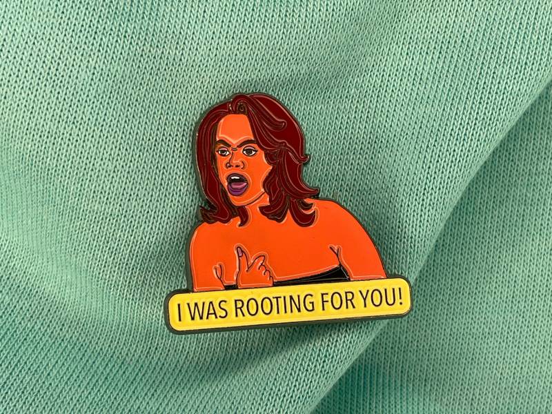 Tyra Hat Für Dich Gejubelt Emaille Pin von twistedEGOS
