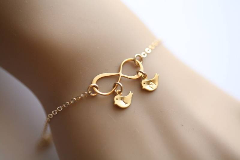 Gold Infinity Vogel Armband, Initialisierte Personalisierte Monogramm Paar Initialen, Handgestempelte Initialen von tydesign