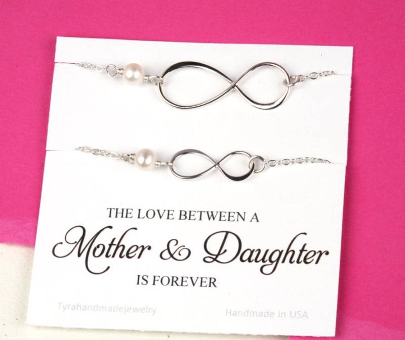 Infinity-Armband, Mutter Tochter Geschenk-Set, Perle Armband, Freundschaft Schmuck, Beste Freundin Geschenk, Schwester Benutzerdefinierte von tydesign