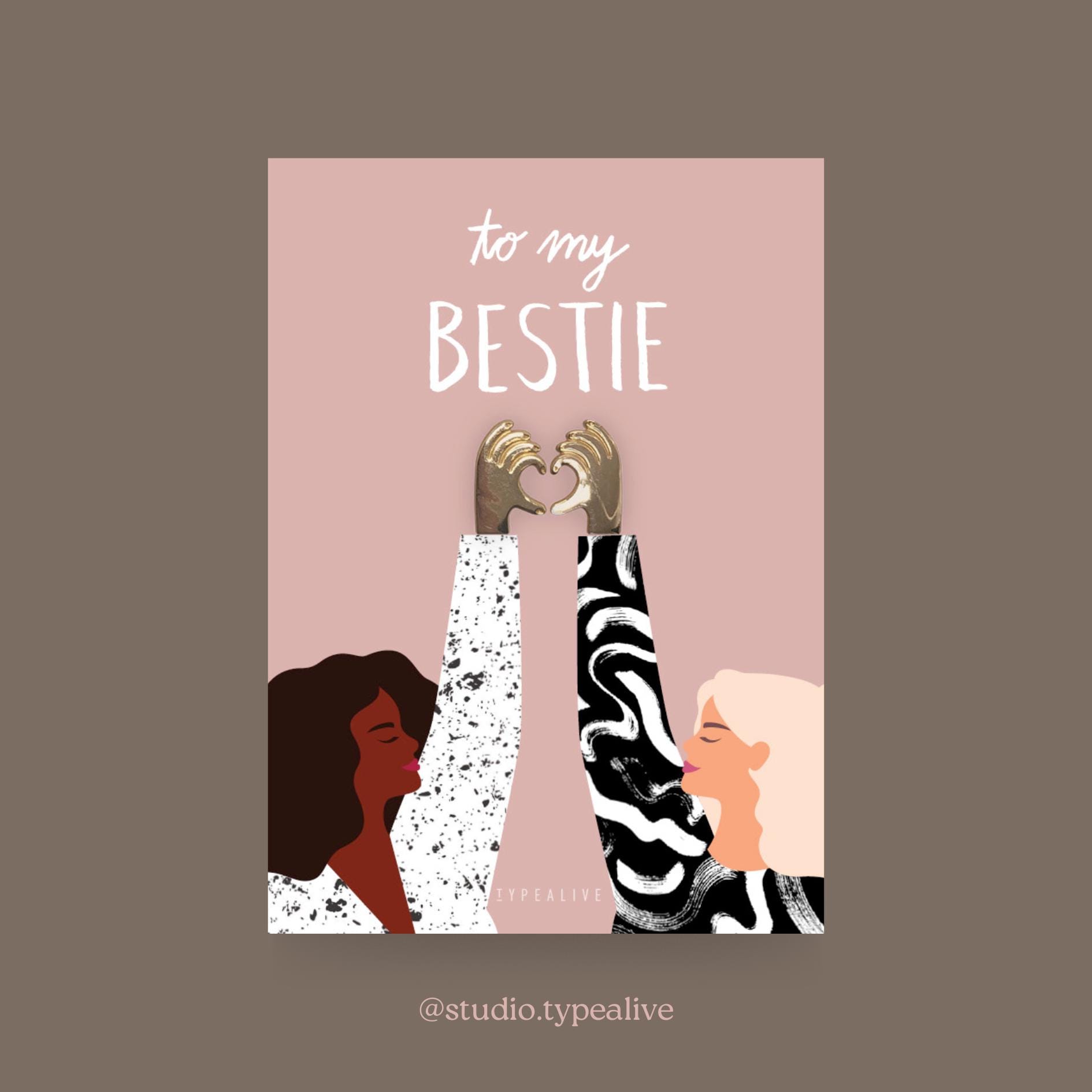 Anstecker-Set/Bestie Pins Aus Messing Mit "Heart You"-Geste Inkl. Karte Und Spruch, Als Glücksbringer, Weihnachtsgeschenk Anstecker-Set/Bestie Pins Aus Messing Mit "Heart You"-Geste Inkl. Karte Und Spruch, Als Glücksbringer, Weihnachtsgeschenk von typealive