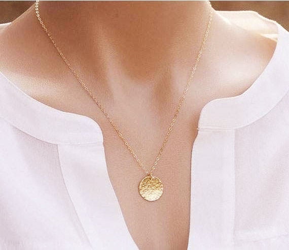 Großer Gehämmerter Anhänger Mit Kreismuster, Gehämmert Silber Kette Kreis Muster von tyrahandmadejewelry