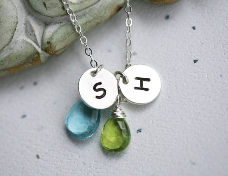 Initial Halskette, Benutzerdefinierte Geburtsstein Brautjungfer Monogramm Schriftart, Initialen Für Paare, Schwester Monogramme, Beste Freunde Initial Halskette, Benutzerdefinierte Geburtsstein Brautjungfer Monogramm Schriftart, Initialen Für Paare, Schwester Monogramme, Beste Freunde von tyrahandmadejewelry