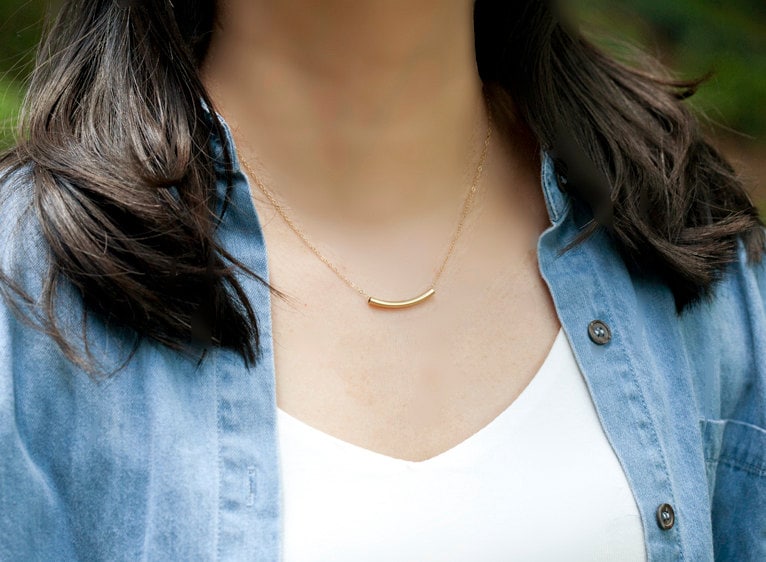 Kleine Tube Bar Halskette, Gold Gefüllte Einfache Curved Promi Inspiriert Schmuck Kleine Tube Bar Halskette, Gold Gefüllte Einfache Curved Promi Inspiriert Schmuck von tyrahandmadejewelry