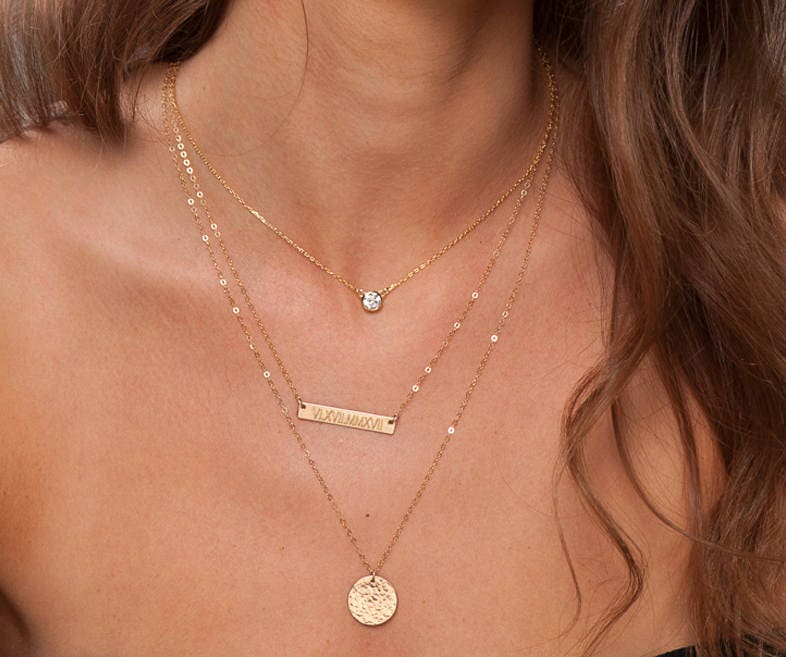 Personalisierte Geschichteten Schmuck, Cz-Diamant-Meterware, Eingravierten Namen Bar Halskette, Datum Bar, Koordinaten Gehämmert Scheibe, Silber Personalisierte Geschichteten Schmuck, Cz-Diamant-Meterware, Eingravierten Namen Bar Halskette, Datum Bar, Koordinaten Gehämmert Scheibe, Silber von tyrahandmadejewelry