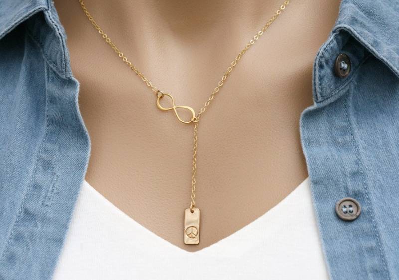 Personalisierte Unendlichkeit Bar Lariat, Benutzerdefinierte Gravieren Erste Bar, Kurze Vertikale Doppelte Seite Gravieren, Beste Freundin Geschenk Personalisierte Unendlichkeit Bar Lariat, Benutzerdefinierte Gravieren Erste Bar, Kurze Vertikale Doppelte Seite Gravieren, Beste Freundin Geschenk von tyrahandmadejewelry