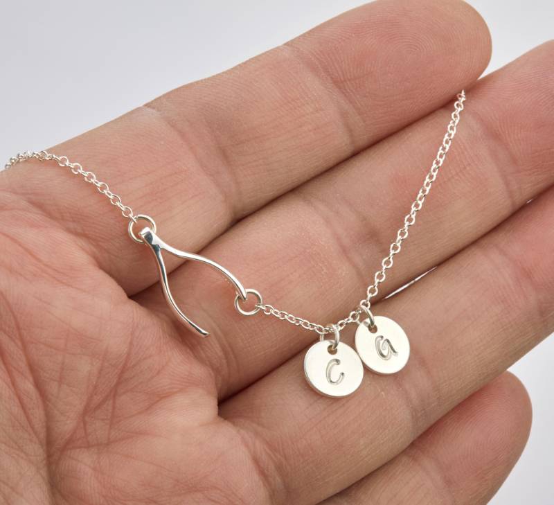 Personalisierte Wishbone Halskette Mit Gestempelten Initialen, Seitlichen Wishbone, , Benutzerdefinierten Schriftart, Freund Geschenk von tyrahandmadejewelry