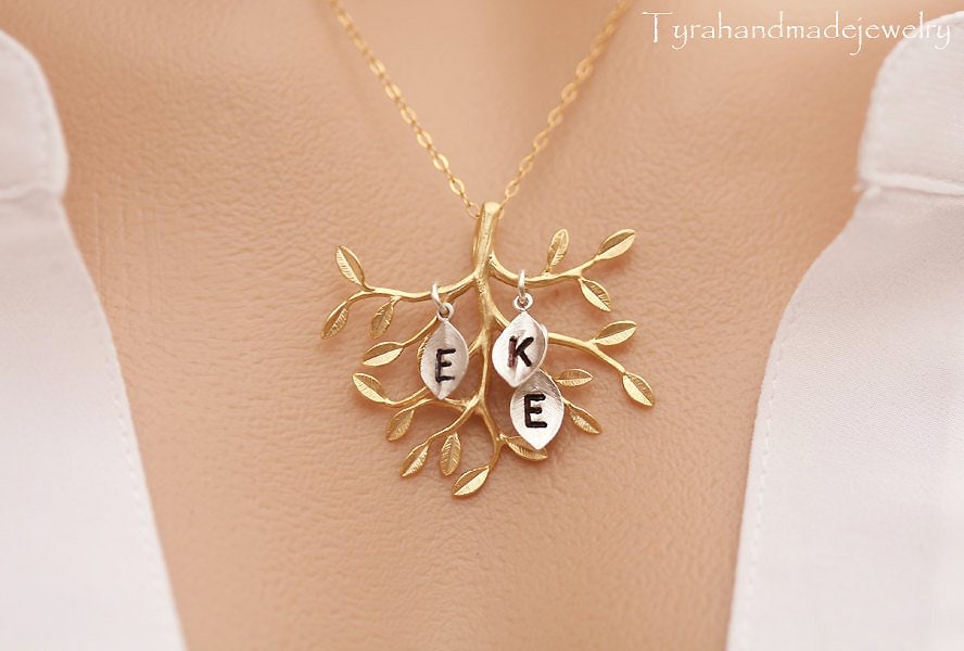 stammbaum Initialen Halskette, Muttertagsgeschenk, Individuelle Schmucknotiz stammbaum Initialen Halskette, Muttertagsgeschenk, Individuelle Schmucknotiz von tyrahandmadejewelry