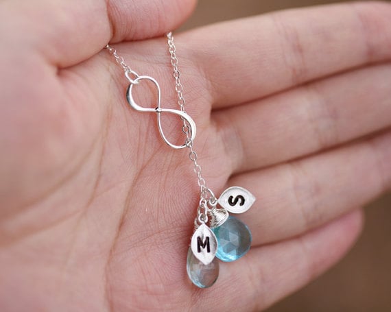 Personalisierte Infinity Halskette, Benutzerdefinierte Erste Stein, Monogramm Blatt, Hand Gestempelt, Lariat Y Hochzeitsschmuck, Brautjungfer von tyrahandmadejewelry2