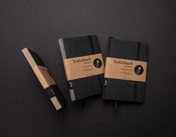 tyyp Nachhaltiges Design-Notizbuch A6 aus 100 % Recyclingpapier „Klassik - SCHWARZ“ von tyyp