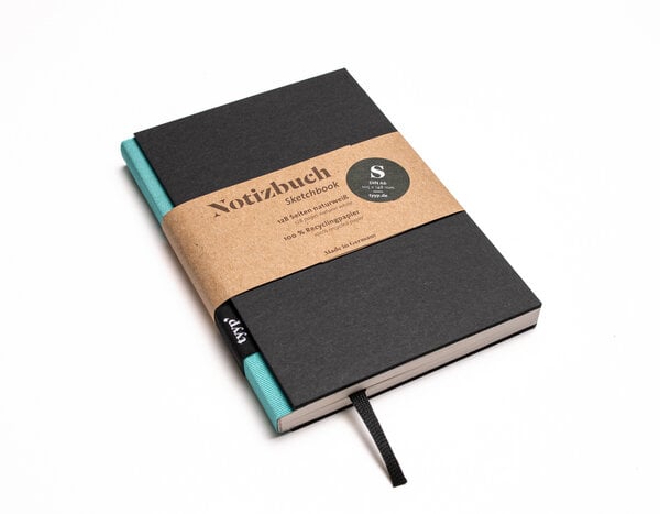 tyyp Nachhaltiges kleines Design-Notizbuch (Schwarz) aus 100 % Recyclingpapier „BerlinBook“ von tyyp
