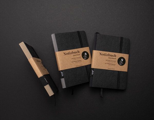 tyyp Nachhaltiges Design-Notizbuch A6 aus 100 % Recyclingpapier „Klassik - SCHWARZ“ von tyyp