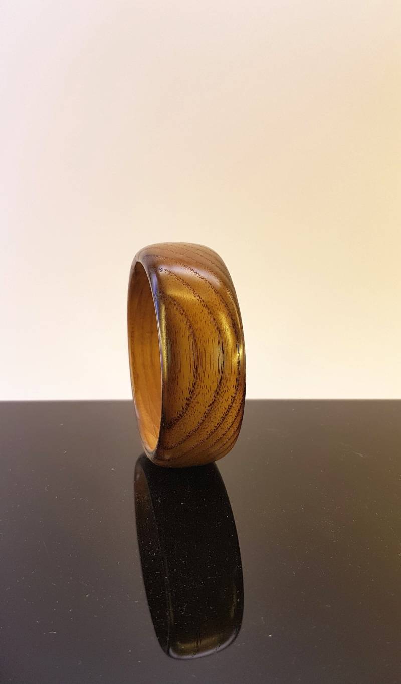 Eschenholz-Armreif Gebrannter Schwarzer Akzent, Satin-Finish von uWOODlike