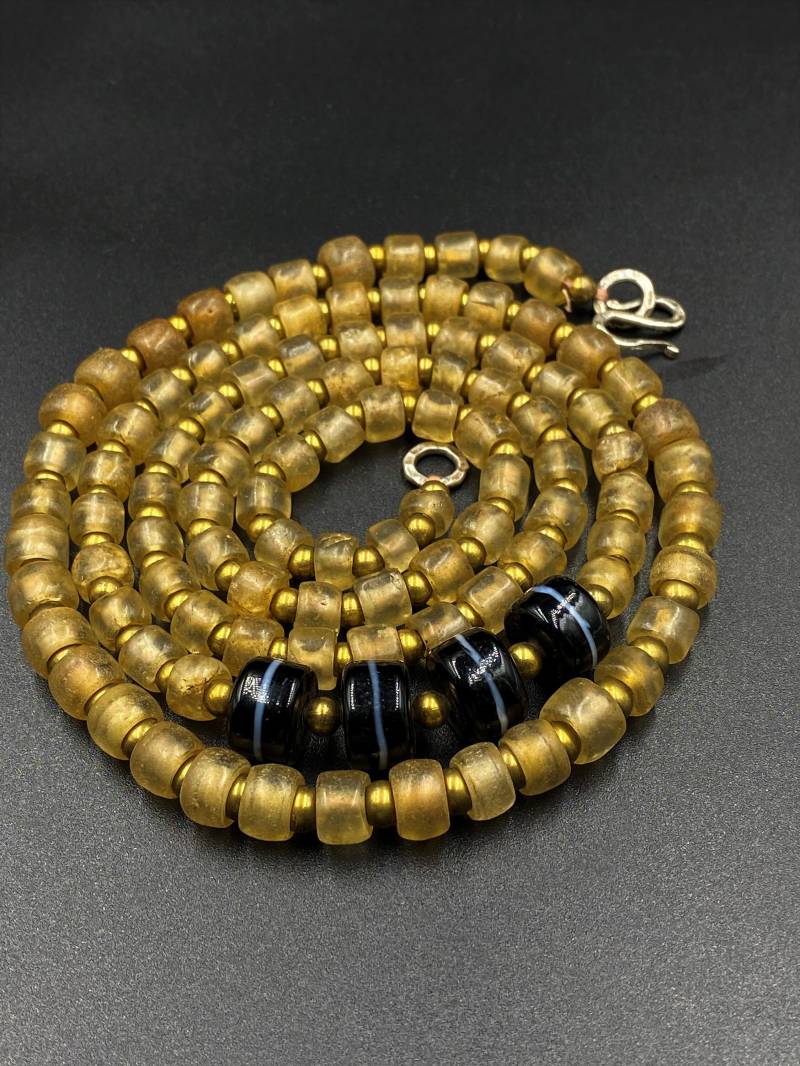 Alte Kristalle Quarz Zusammen Mit Gebänderter Achat Perlen, Lange Halskette String von uddiyanaart