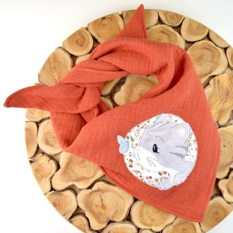 2 Größen/Musselin Tuch Dreieckstuch Kinder Baby Tierapplikation Katze in Terrakotta Halstuch Große Farbauswahl von ullinahandmade
