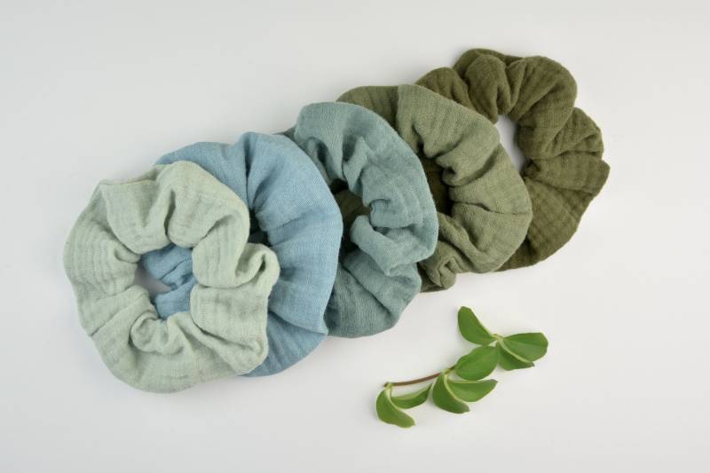 2 Größen Scrunchie Musselin/Helles Mint Blaugrün Altgrün Grün Olivgrün Haargummi Zopfgummi Einfarbig Uni von ullinahandmade