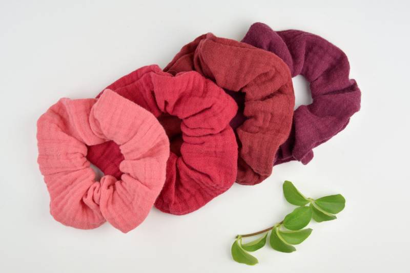 2 Größen Scrunchie Musselin/Koralle Rot Kirschrot Bordeaux Haargummi Zopfgummi von ullinahandmade