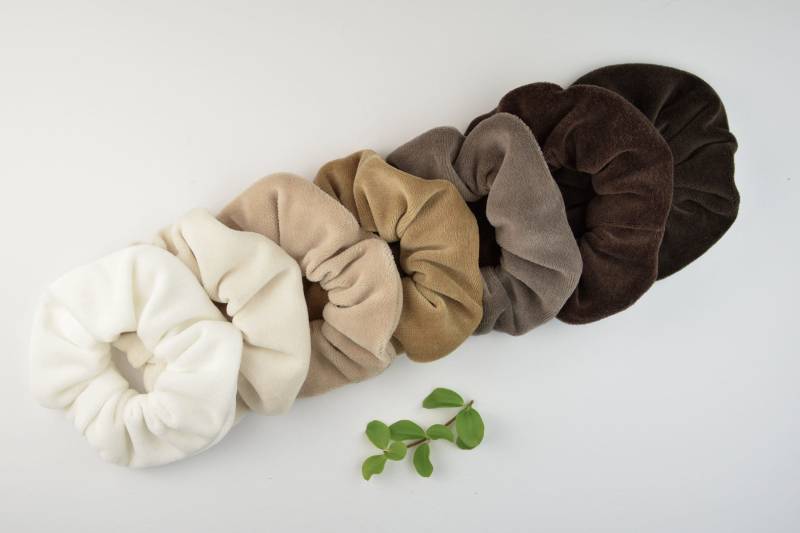 2 Größen Scrunchie Nicki/Haargummi Zopfgummi Ecru Natur Sand Caramel Taupe Dunkelbraun Schokobraun Einfarbig Uni von ullinahandmade