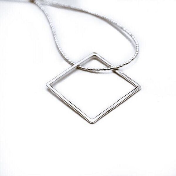 umiwi Kettenanhänger - handgefertigt aus recyceltem 925er Silber von umiwi