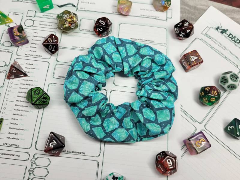 Scrunchie Teal Dice, Haargummi Mit Würfel Scrunchie Teal Dice, Haargummi Mit Würfel von unartick