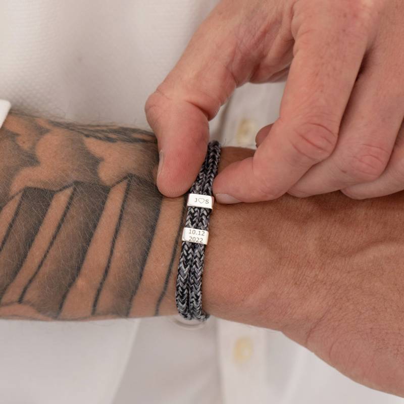 Personalisiertes Herren Silber Marle Cord Story Armband Personalisiertes Herren Silber Marle Cord Story Armband von undertheroseUK