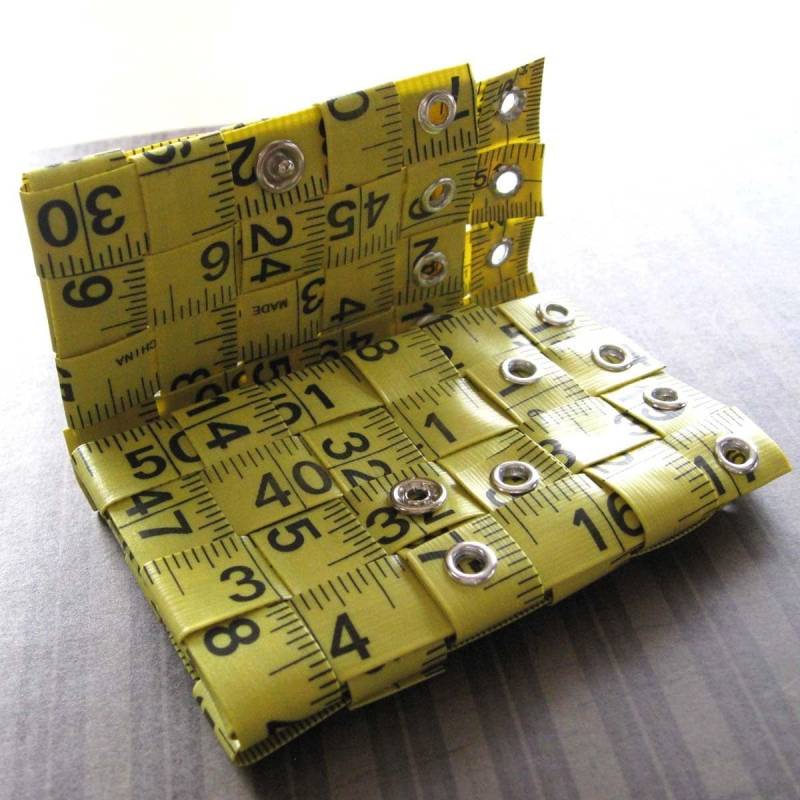 Maßband Brieftasche in Hellen Gelb - Tri-Fold Geldbörse Erstellt Mit Upcycled Massband von undoneclothing