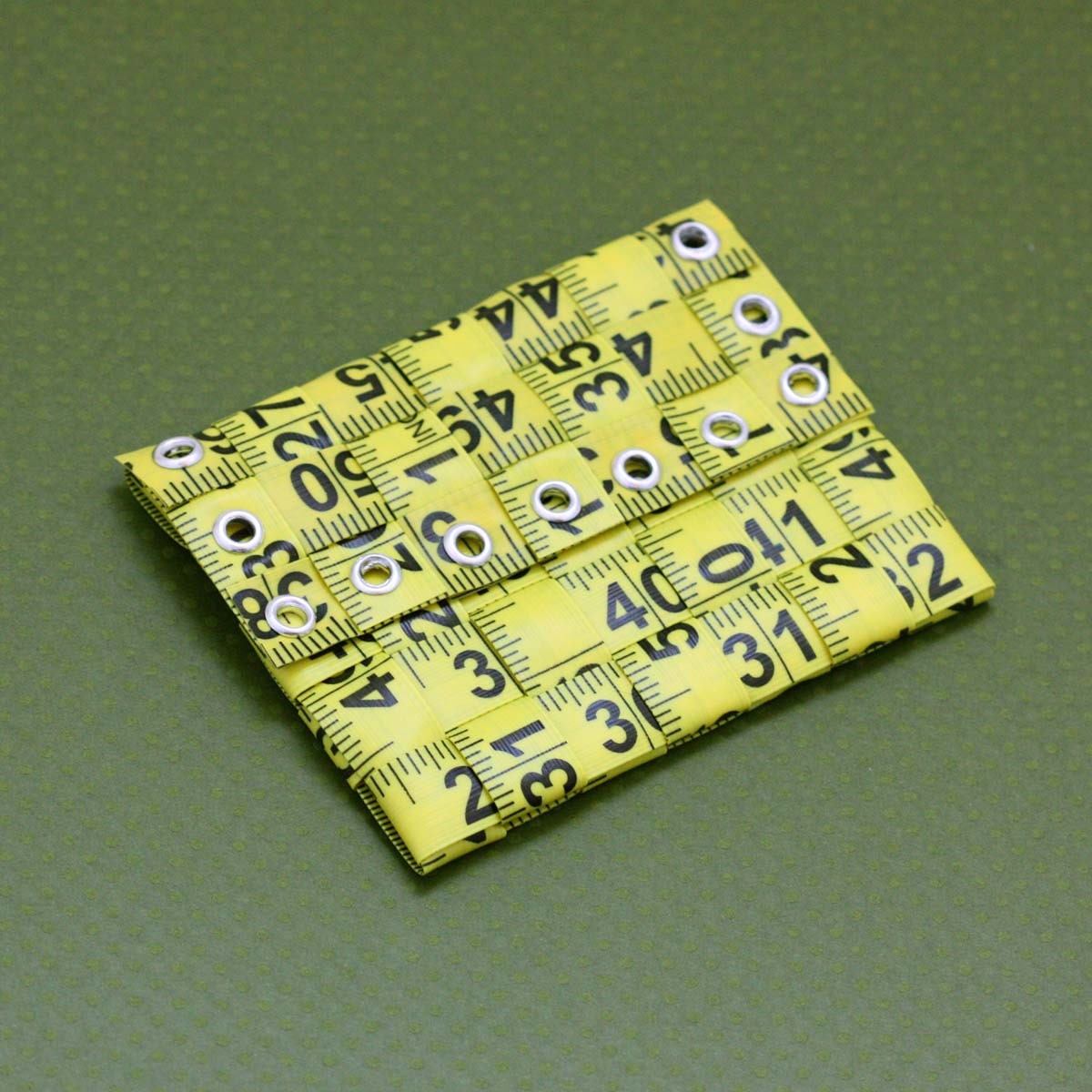 Maßband Münzfach in Hellen Gelb - Geldbörse Oder Brieftasche Mit Upcycled Massband Erstellt von undoneclothing