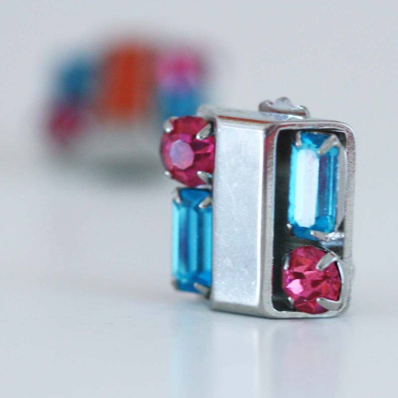 Blau Und Rosa Strass Ohrringe - Vintage Kostüm Schmuck Blau Und Rosa Strass Ohrringe - Vintage Kostüm Schmuck von undoneeclectic
