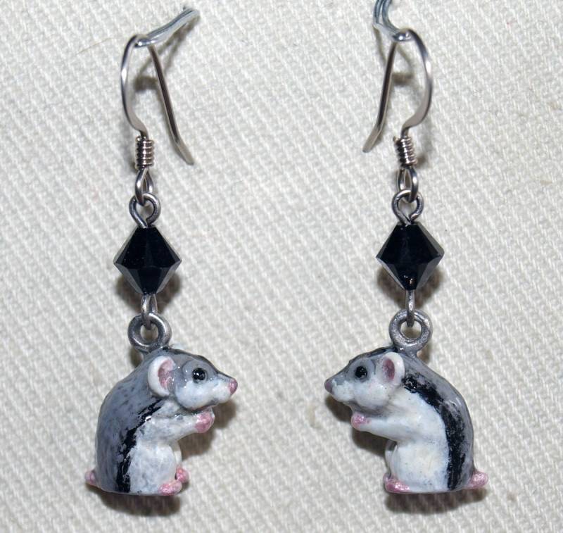 Handgemalte Hamster Ohrringe Mit Swarovski Kristallperlen von unicorndesign