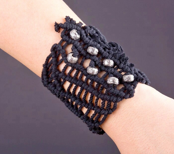 Unisex Wickelarmband Makramee Armband Handgestrickt Breit Stil, Armband, Handgestricktes Boyfriend Breites Schwarzes von uniquastudio