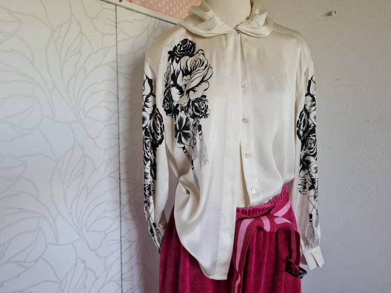 Escada Vintagebluse Seide Creme Schwarz Elegant von uniqueMG