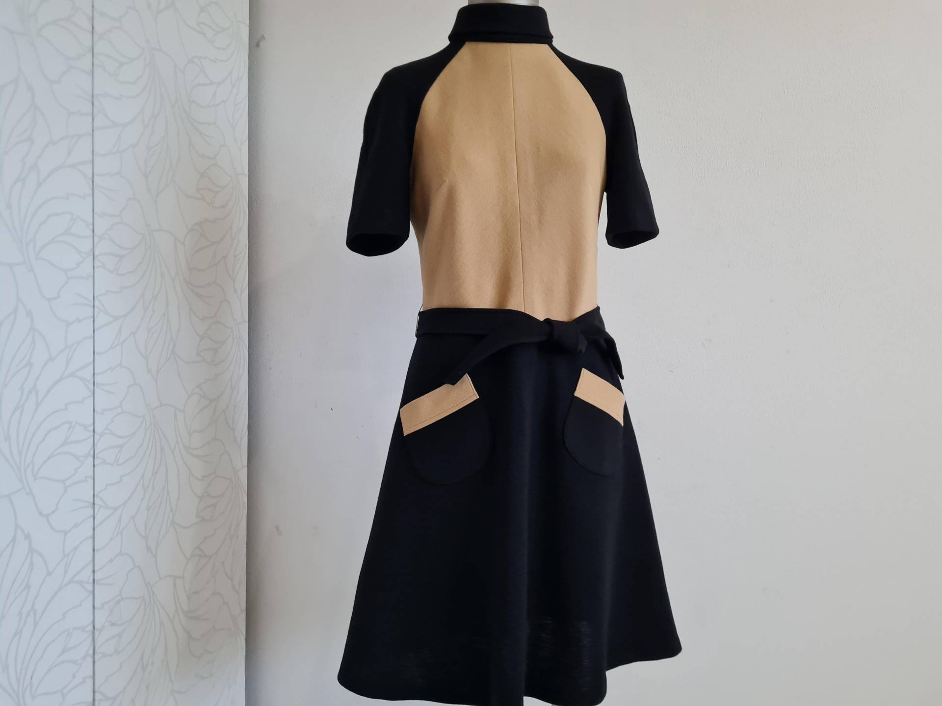 Gr. 36-38 Vintagekleid 60Er Jahre Schwarz Beige Wollkleid von uniqueMG