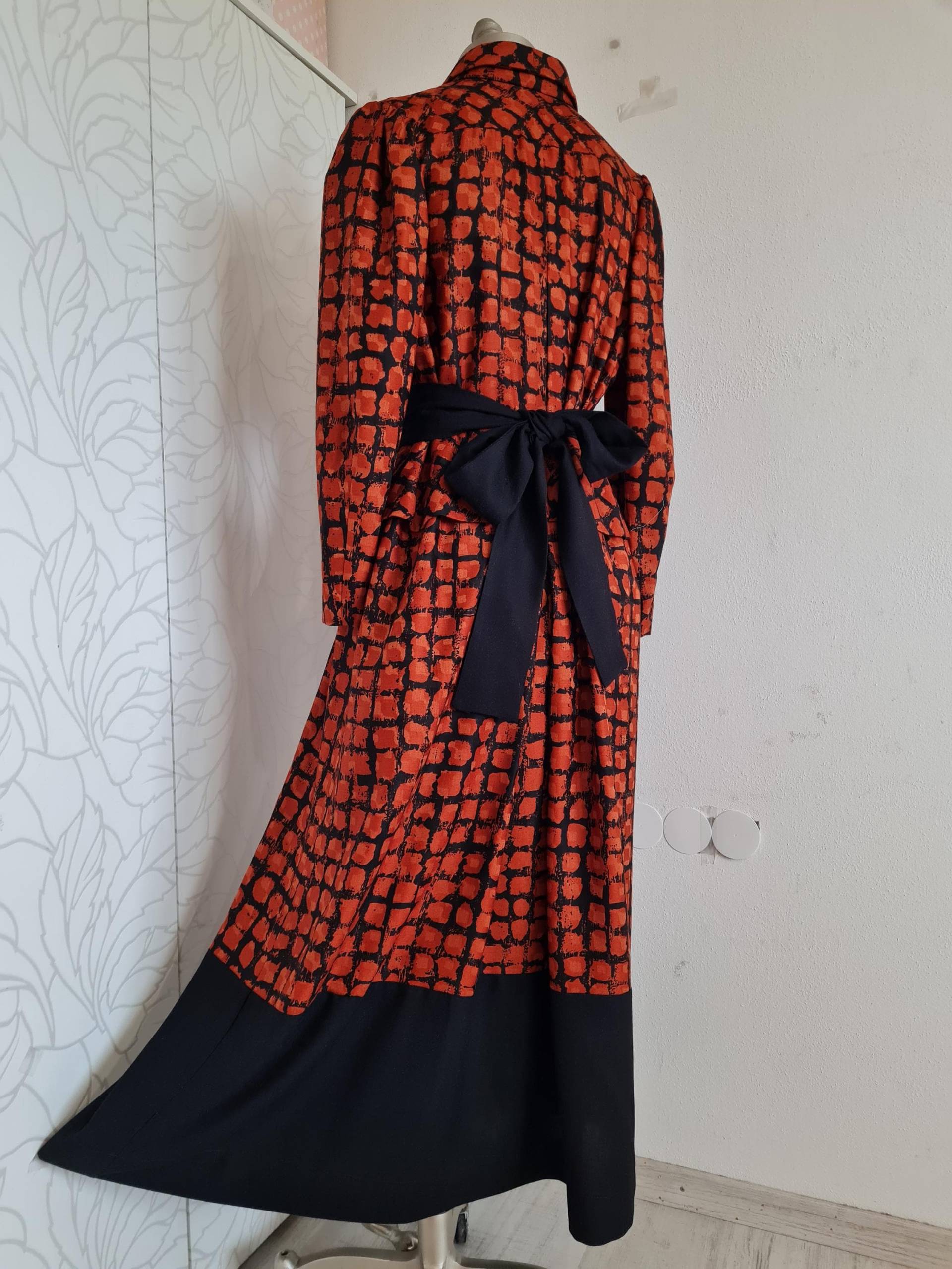 Gr.40 Vintagekleid Maxikleid Handmade Schluppenkleid Orangebraun Schwarz Upcycling von uniqueMG