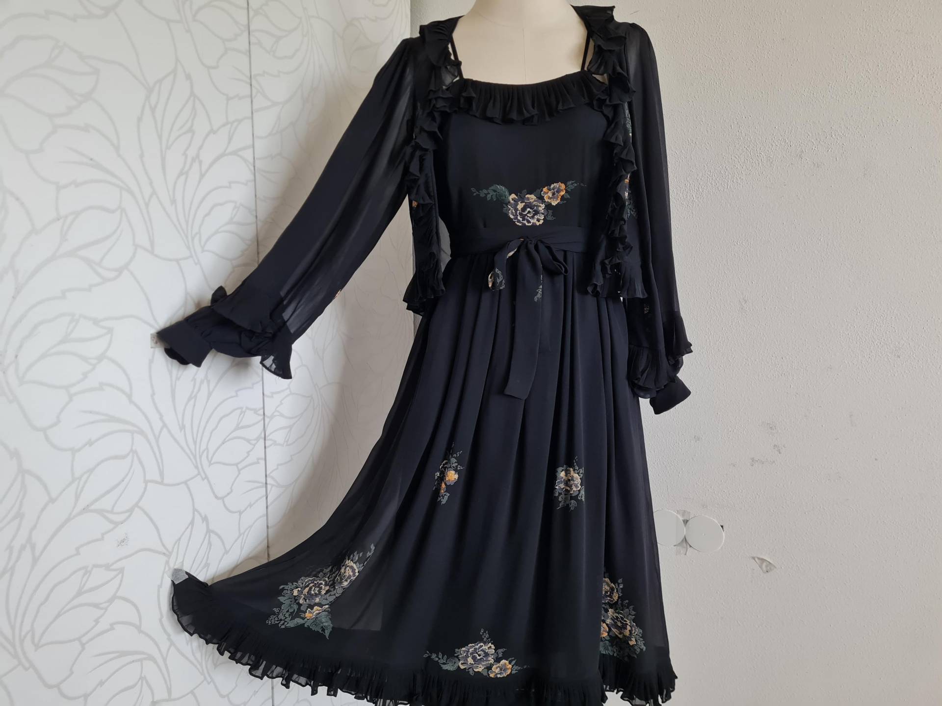 Seide Gr.38 Vintagekleid Schwarz Mit Jacke Gürtel 80Er Plisseenobles von uniqueMG