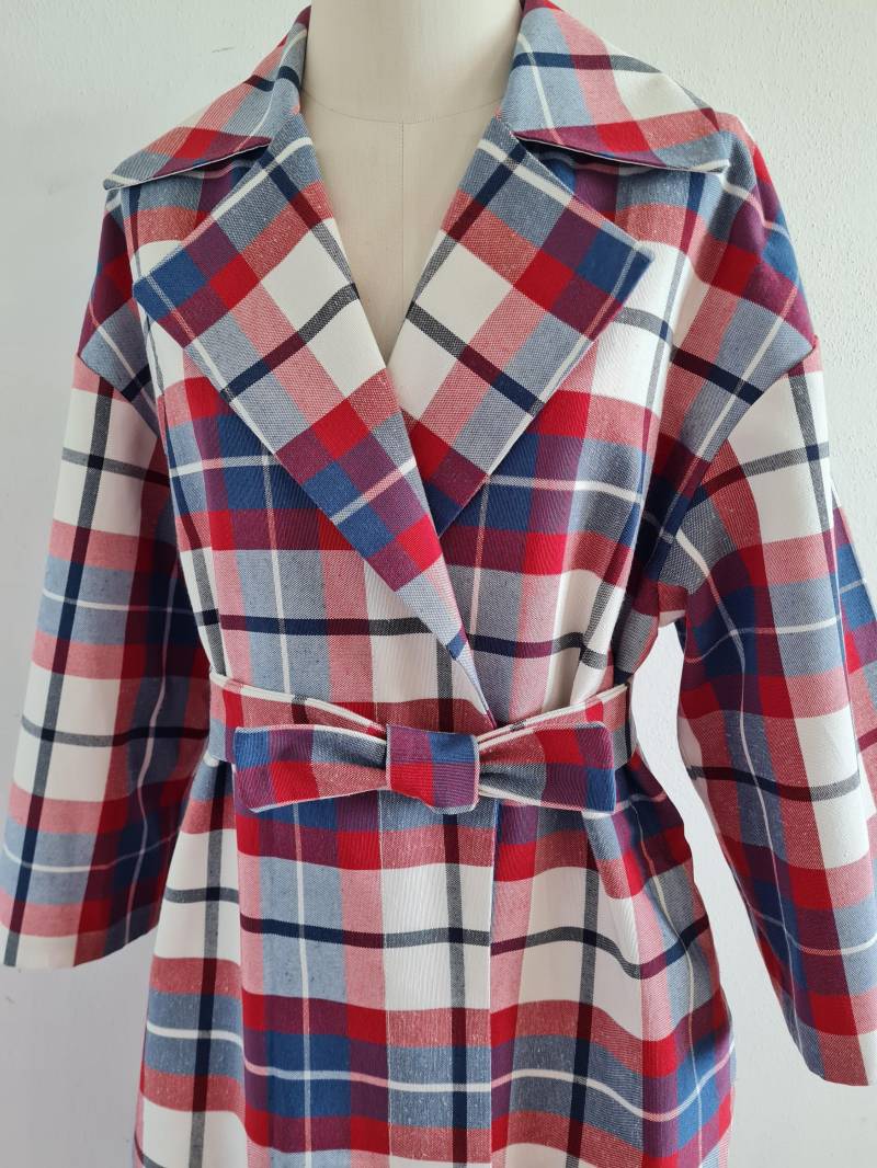 Vintagemantel 00Er Rot Blau Oversize Handmade Unikat Übergangsmantel Trechcoat von uniqueMG