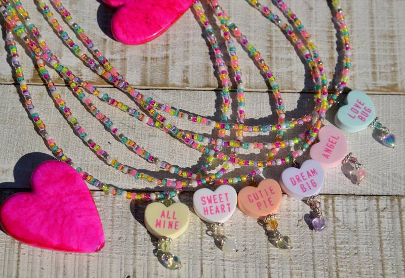 Zierliche Perlenhalskette Mit Größerem Konversations-Herzanhänger, Valentinstag-Halskette Siehe Details Unten Für Neue Listings Dieses Artikels von uniquebeadingbyme