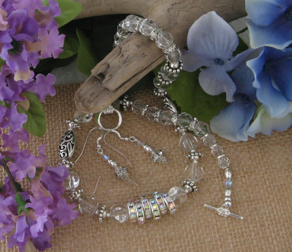 Swarovski Kristall Halskette & Ohrringe Set Sterling Silber Ohrhaken Swarovski Kristall Halskette & Ohrringe Set Sterling Silber Ohrhaken von uniquebysuzy
