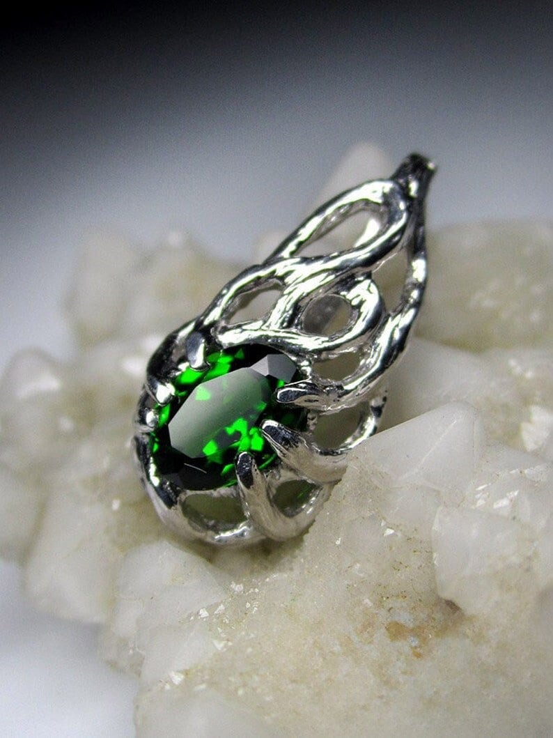 Grüne Chrom Diopsid Silber Anhänger Oval Cut Tiefgrüne Farbe Mary Jane Style Spider Man Natürliche Edelstein Unisex Halskette Geschenk Für Sie von uniquecrystaljewels