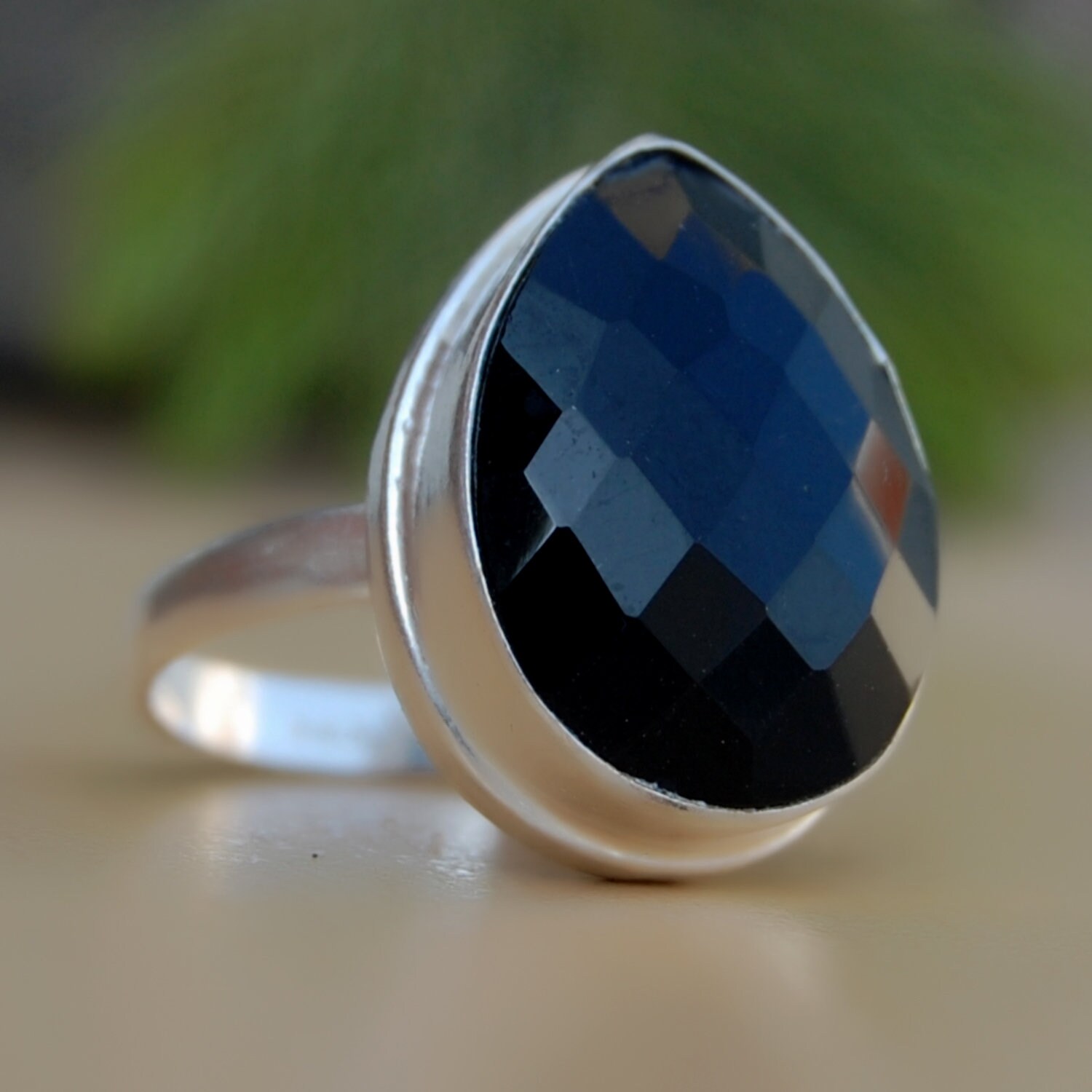 Birnen-Rosen-Schliff-Onyx-Ring Sterlingsilber, 18K Gold-Finish von uniquegemsjewels