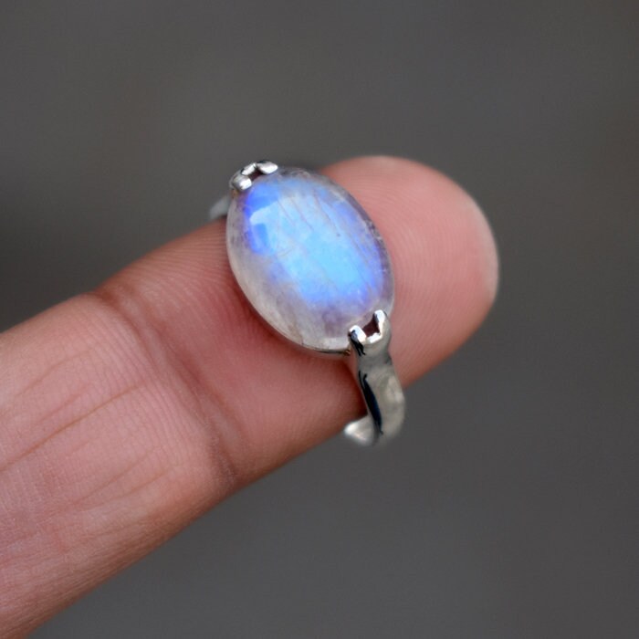 Blauer Regenbogen Mondstein Sterling Silber Statement Ring von uniquegemsjewels