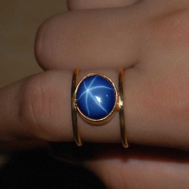 Blauer Sternsaphir Ring Rundes Cabochon, 925 Sterling Silber, 18K Gold von uniquegemsjewels