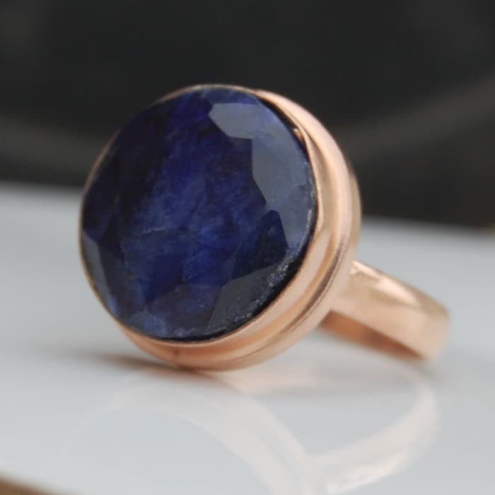 Facettierter Blauer Saphir Ring 18K Rosegold, September Geburtsstein von uniquegemsjewels