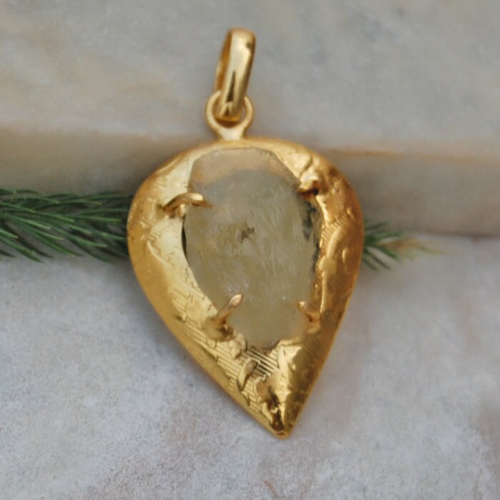 Handgemachter Roher Prehnit Anhänger 925 Sterling Silber Gelbgold Vergoldet von uniquegemsjewels