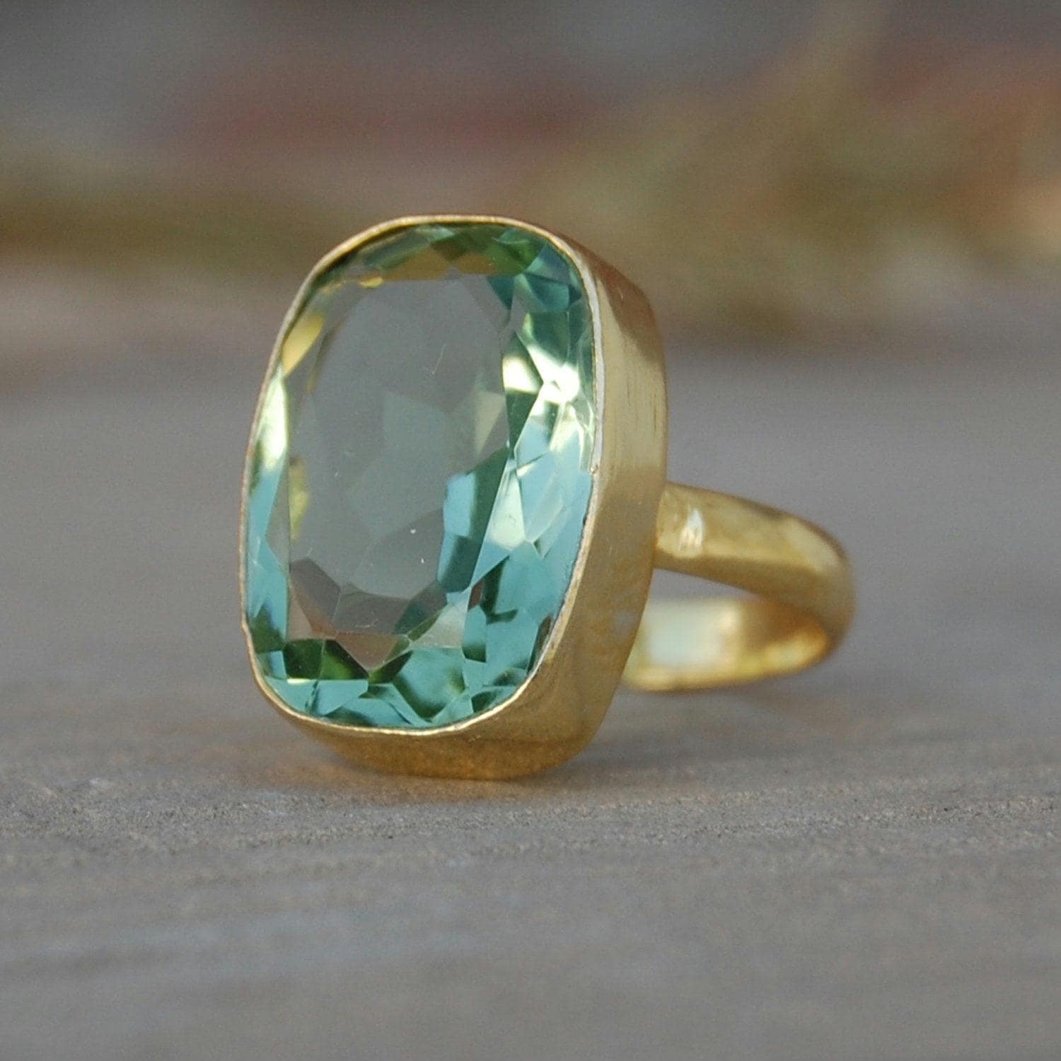 Kissen Grüner Amethyst Ring 18K Gold & Sterling Silber Prasiolith Schmuck Kissen Grüner Amethyst Ring 18K Gold & Sterling Silber Prasiolith Schmuck von uniquegemsjewels