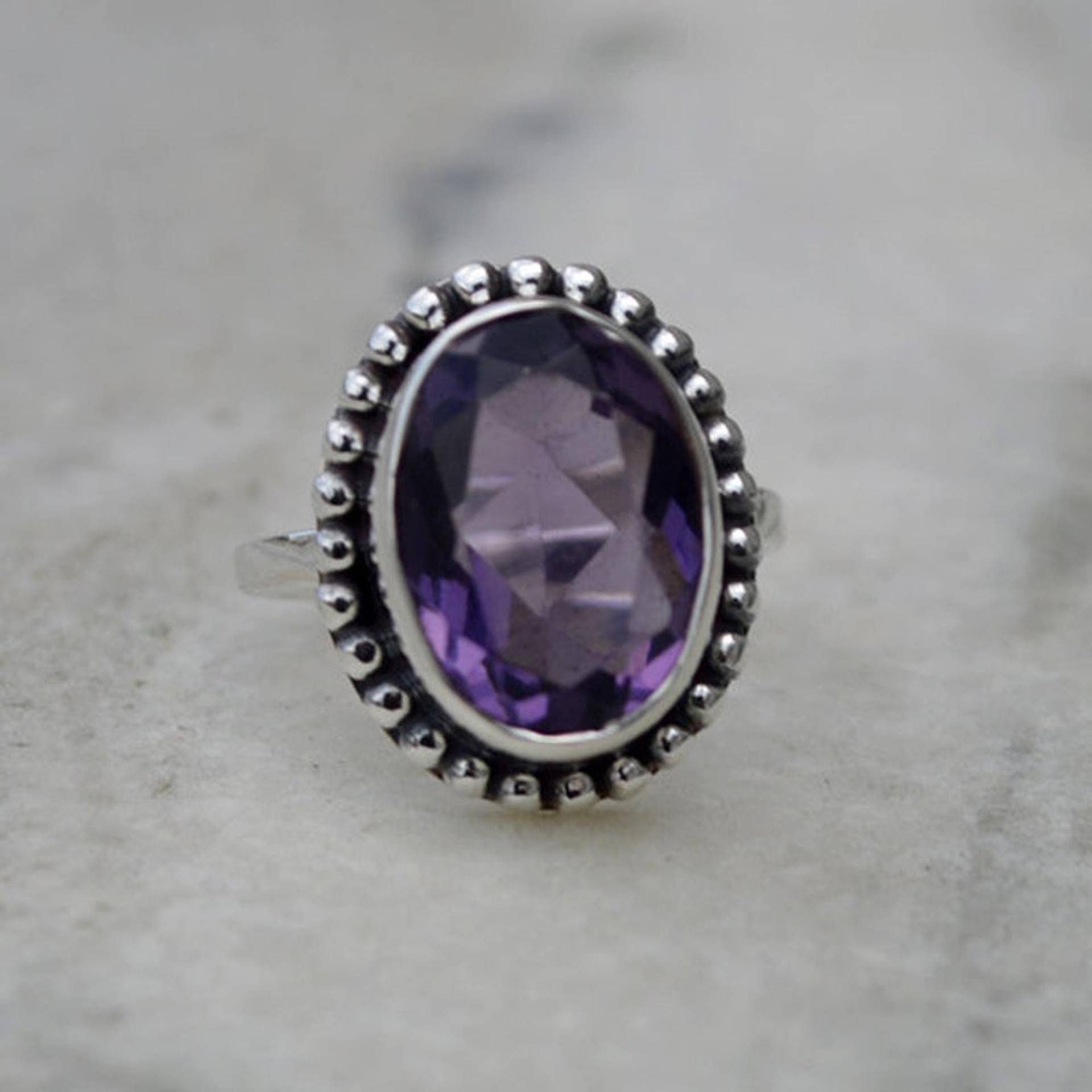 Oval Amethyst Ring 925 Sterling Silber, 18K Gold Akzent von uniquegemsjewels