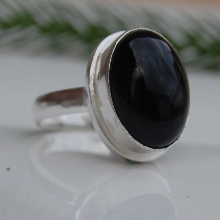 Schwarzer Onyx Sterlingsilber-Ring Ovaler Cabochon, Statement-Schmuck von uniquegemsjewels