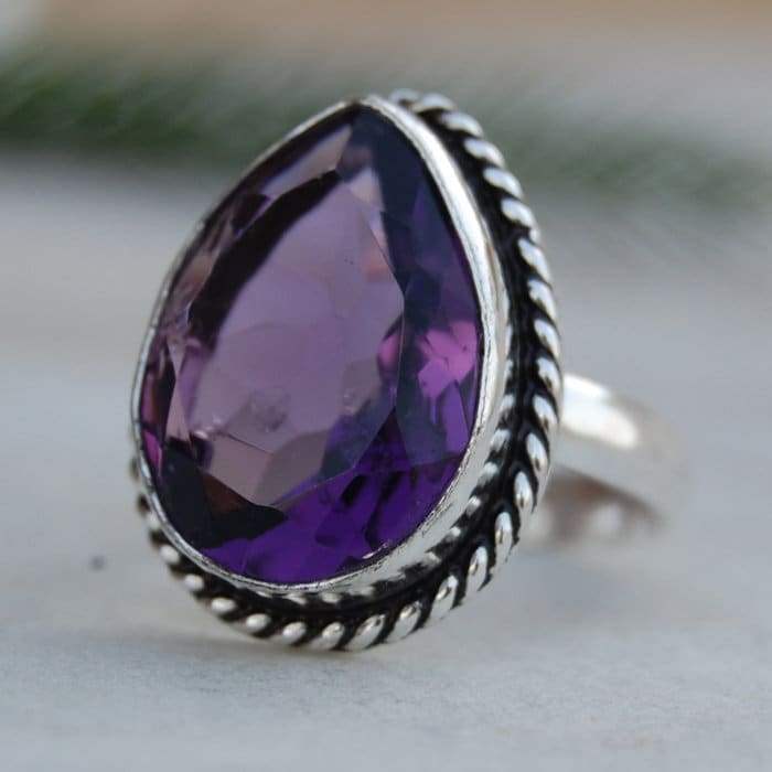 Tropfenförmiger Amethyst-sterlingsilber-Ring Facettierter Lila Edelstein von uniquegemsjewels