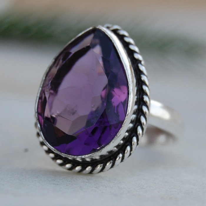 Tropfenförmiger Amethyst-sterlingsilber-Ring Facettierter Lila Edelstein von uniquegemsjewels