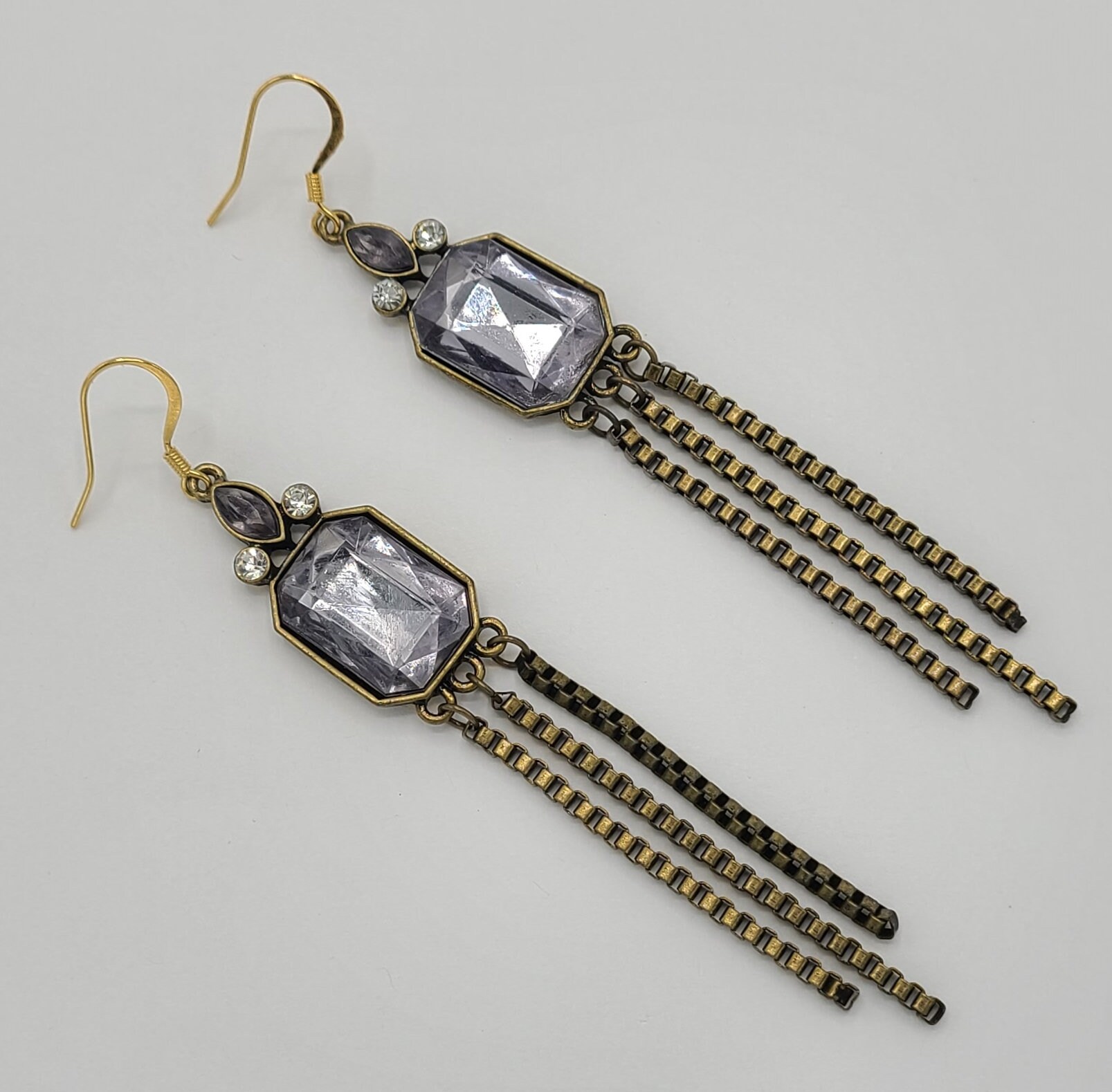 Antike Goldene Verblendete Kristallohrringe Antike Goldene Verblendete Kristallohrringe von uniquejewelrybypb
